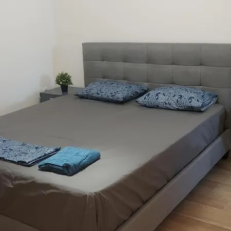 Airport Friendly House 3 Apartment *